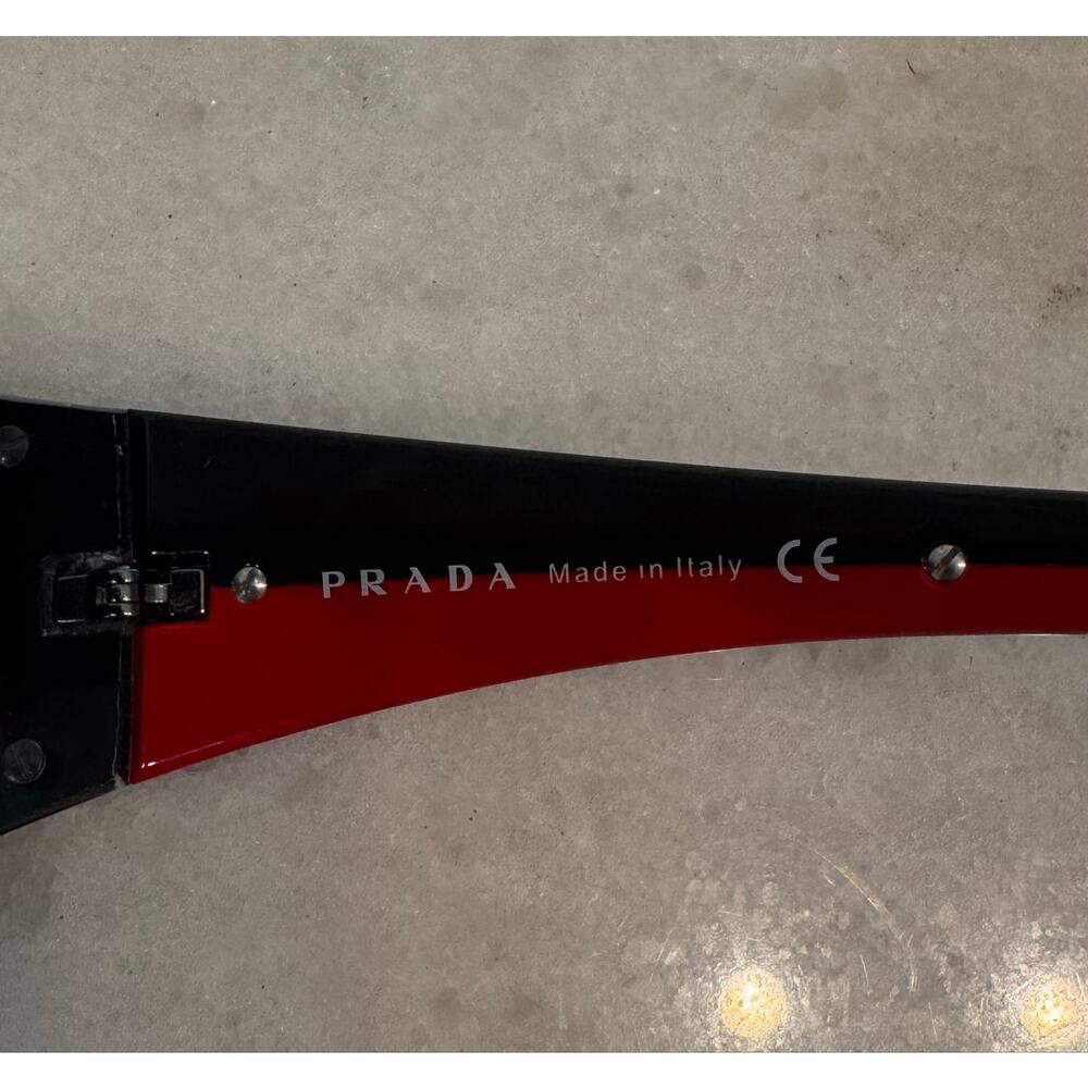 Y2K Vintage Prada SPR 54G Wrap Shield Sunglasses – Black & Red 5AV-1A1 - Picture 6 of 7